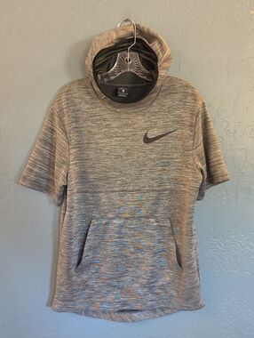 Y2K Nike Dri-Fit Short-Sleeve Hooded Pullover in Heather Gray